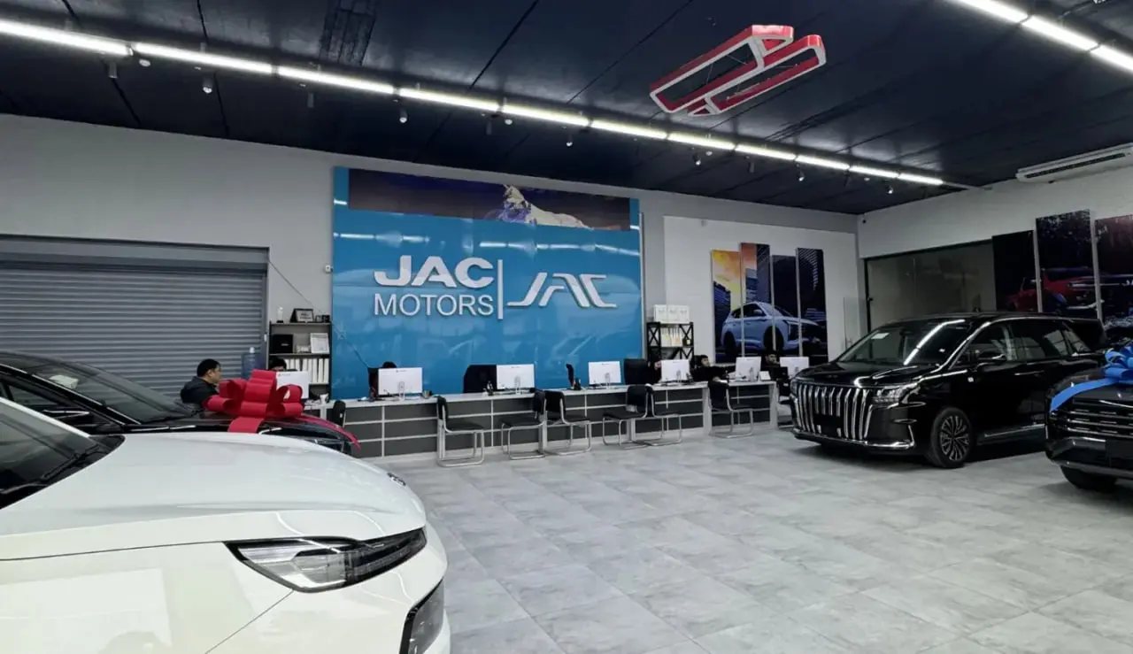 modern JAC crossover SUV